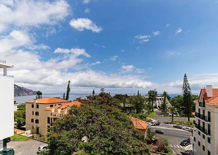 Lux I By An Island * Funchal (Madeira)